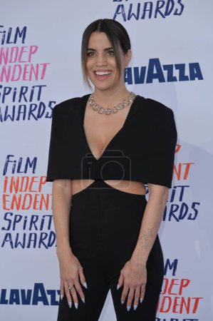 Foto de SANTA MONICA, EE.UU. 25 de febrero de 2024: Natalie Morales en los Premios Film Independent Spirit 2024 en Santa Mónica - Imagen libre de derechos