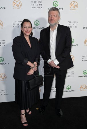 Téléchargez les photos : LOS ANGELES, États-Unis. 25 février 2024 : Jessica Rhoades & Charlie Booker aux Producers Guild Awards 2024 au Dolby Theatre - en image libre de droit