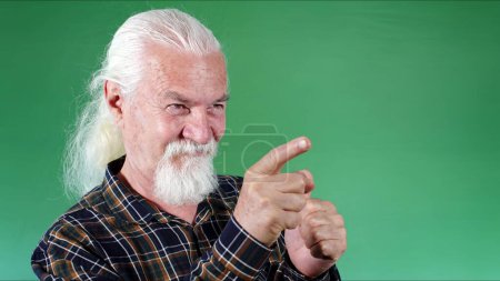 Foto de Viejo está mostrando su dedo a alguien con foto de gratitud - Imagen libre de derechos