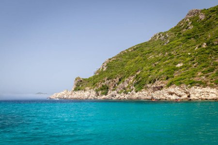 Téléchargez les photos : Excursion en bateau autour de l'île de Corfou - en image libre de droit