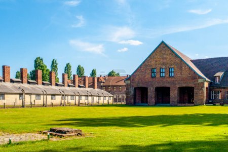 Das berüchtigte Konzentrationslager Auschwitz mit seinen charakteristischen Backsteinbauten und Zäunen unter freiem Himmel ist heute ein Ort der Erinnerung. Oswiecim, Polen