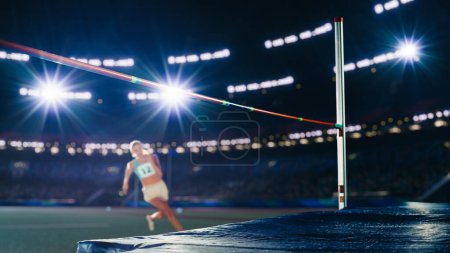 High Jump Championship: Professional Female Athlete on World Championship Running to Jump over Bar (en inglés). Shot of Competition on Big Stadium with Sports Achievement Experience (en inglés). Determinación del Campeón.