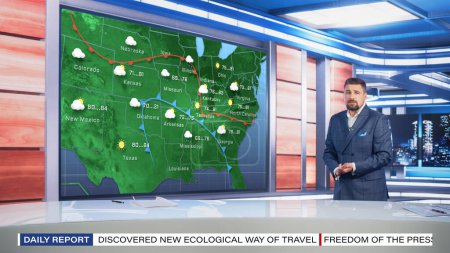 TV Weather Forecast Program: Professional Television Host Reviewing Weather Report in Newsroom Studio, Uses Big Screen with Visuals (en inglés). Famoso Ancla