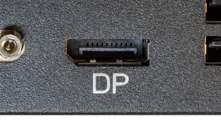 Puerto de conexión DP DisplayPort en un objeto de placa base de la computadora macro detalle extremo vista frontal de primer plano, nadie, símbolo de cerca. Conexiones de salida de tarjeta de vídeo concepto simple, tecnología, sin personas