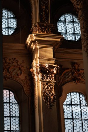 Téléchargez les photos : Voûtes de la cathédrale - en image libre de droit
