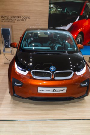 Téléchargez les photos : Un coupé concept BMW i3 exposé au Salon de Genève 2013. - en image libre de droit