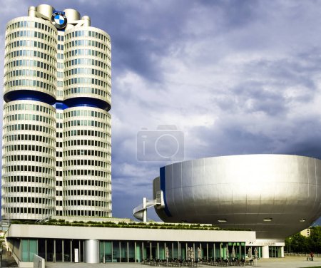 Téléchargez les photos : Le monde de BMW, musée et boutique à Munich Allemagne - en image libre de droit
