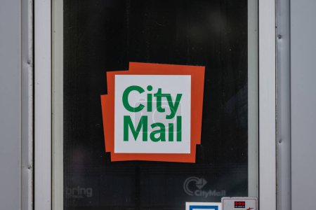 Foto de Gothenburg, Sweden - October 12 2022: City Mail logo on an office window. - Imagen libre de derechos