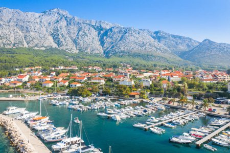 Téléchargez les photos : Ville d'Orebic sur la péninsule de Peljesac vue, Dalmatie, Croatie - en image libre de droit