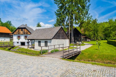 Traditionelles und malerisches Ethno-Dorf Kumrovec in der Region Zagorje in Kroatien, Geburtsort von Josip Broz Tito
