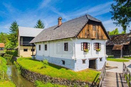 Traditionelles und malerisches Ethno-Dorf Kumrovec in der Region Zagorje in Kroatien, Geburtsort von Josip Broz Tito