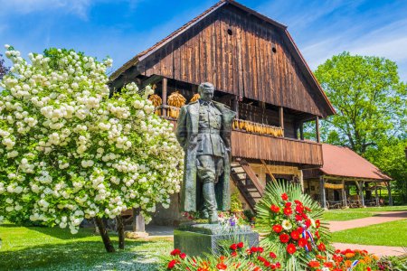 Traditionelles Ethno-Dorf Kumrovec und die Tito-Statue von Josip Broz, Region Zagorje, Kroatien