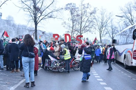 Foto de Berlín Alemania 12.02.2023, BDS pancartas en una manifestación pro-palestina - Imagen libre de derechos
