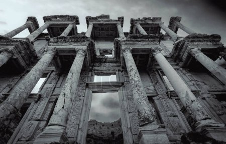Photo for Ancient city of ephesus. zmir Seluk. It is one of the ancient cities in Turkey that attracts a lot of attention from national and international tourists. In 2015, the ruins were designated a UNESCO. - Royalty Free Image