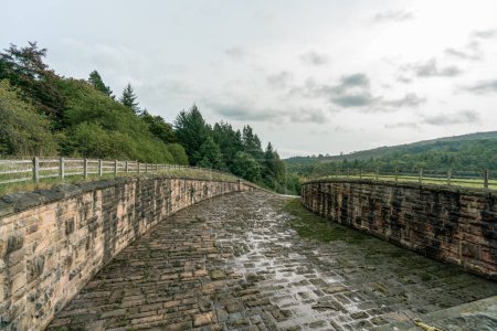 Téléchargez les photos : Le barrage du réservoir Broomhead près de Sheffield - en image libre de droit