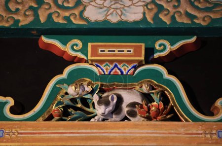 Téléchargez les photos : Nikko shi, Japon - chat endormi, une célèbre sculpture sur bois dans le sanctuaire Toshogu, dédiée à Tokugawa Leyasu. Site du patrimoine mondial de l'UNESCO - en image libre de droit