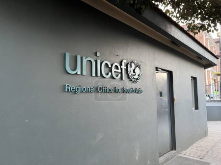 Téléchargez les photos : Katmandou, Népal 29 novembre 2023 : Bureau de l'Unicef à Katmandou L'UNICEF est le successeur du Fonds international d'urgence pour l'enfance des Nations Unies. - en image libre de droit