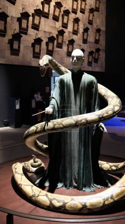 Foto de Tokio - 15 de mayo de 2024: El modelo de Lord Voldemort en Warner Bros. Estudio. hace una nueva gira sobre la película de Harry Potter "The Making of Harry Potter" es una exposición para esta película. - Imagen libre de derechos
