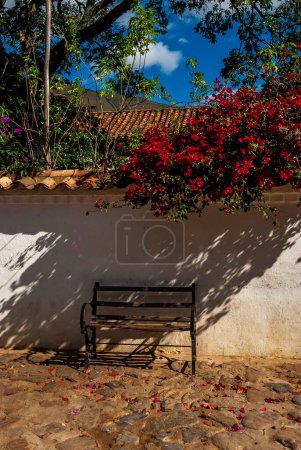 The colonial architecture of Villa de Leyva, which dates back to the 16th century, is a treasure that connects us with Colombia s colonial past. Its characteristics lie in its sobriety and functionality, as well as the thick adobe walls, built to mai