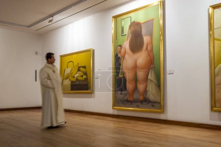 Téléchargez les photos : Le musée Botero est situé à La Candelaria, le centre historique et culturel de Bogota. Il abrite une grande collection d'œuvres offertes à la Colombie par l'artiste Fernando Botero. Parmi les œuvres, 87 correspondent à sa collection personnelle de l'universel - en image libre de droit