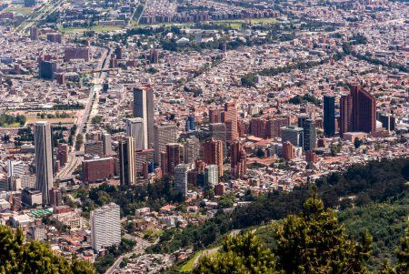 Bogota, officiellement Bogota Distrito Capital, est la capitale de la République de Colombie et le département de Cundinamarca