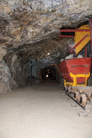 Foto de Proceso minero bajo tierra en una mina de plomo y zinc Real Del Monte, Hidalgo, México - Imagen libre de derechos