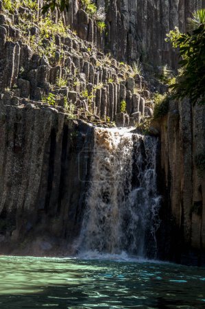 Foto de Prismas Basálticos de Santa Maria Regla. Columnas altas de roca basáltica en el cañón, Huasca de Ocampo, México - Imagen libre de derechos
