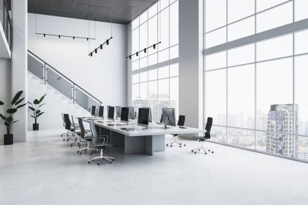 Téléchargez les photos : Luxe lumineux blanc deux étages bureau de coworking intérieur avec mobilier et fenêtre avec vue sur la ville lumineuse. Rendu 3D - en image libre de droit