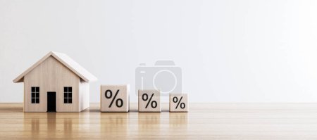 Casa modelo de madera junto a bloques porcentuales, concepto financiero de las tasas hipotecarias. Renderizado 3D