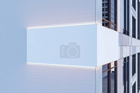 Ein beleuchtetes weißes Banner mit einer Attrappe für Werbung an der Außenfassade eines modernen Gebäudes. 3D-Rendering