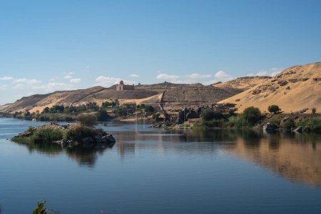 El Mausoleo de Aga Khan en Asuán a lo largo del Nilo de Egipto