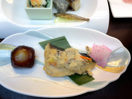 Téléchargez les photos : Kaiseki, un dîner traditionnel japonais multi-plats - en image libre de droit