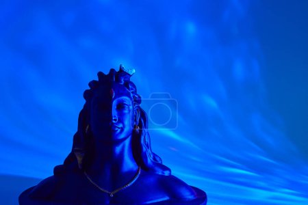Téléchargez les photos : Maha Shivratri, Lord Shiva on blue background - en image libre de droit