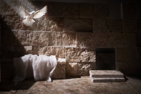Jesucristo crucifixión muerte y resurrección y la paloma de Pascua volando en una tumba de piedra.
