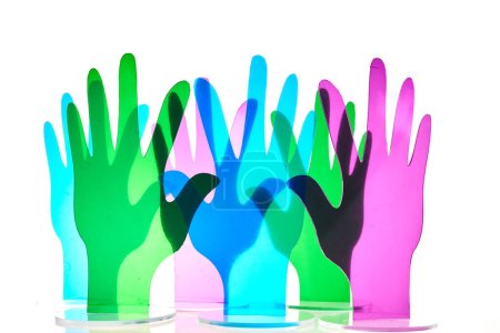 Téléchargez les photos : Journée des maladies rares Contexte. Mains colorées sur fond blanc. - en image libre de droit