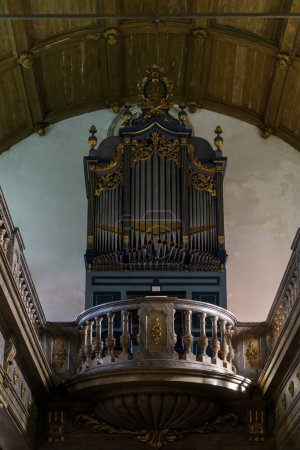 Foto de Ancient Organ at the Church of Our Lady of Nazare, Portugal - Imagen libre de derechos