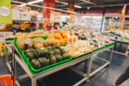 Téléchargez les photos : Stalle de marché alimentaire des agriculteurs avec variété de légumes biologiques
. - en image libre de droit
