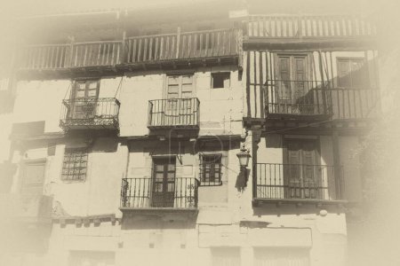 Foto de Fotografía histórica, antigua amarillenta y descolorida del casco antiguo español. - Imagen libre de derechos