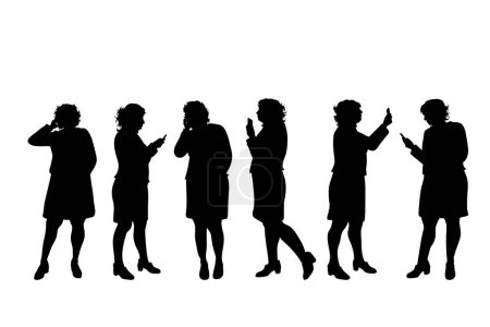 Vektorsilhouette fettleibiger Frauen mittleren Alters auf weißem Hintergrund. Symbol der Dame mit Handy in anderer Pose.