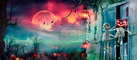Téléchargez les photos : Scène de nuit d'Halloween - Squelettes dans la maison hantée au clair de lune - Contenir la lune rendu 3D - en image libre de droit