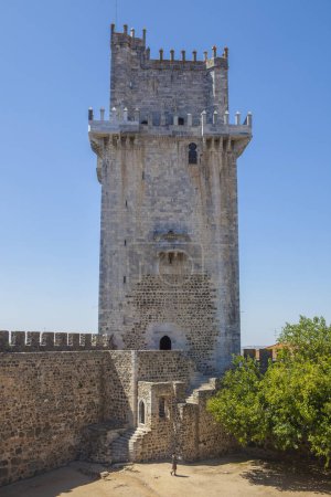Téléchargez les photos : Château de Beja donjon en marbre, Baixo Alentejo, Portugal. monument le plus emblématique de la ville - en image libre de droit