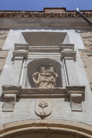 Foto de Puerta Virgen de la Guia. Vista desde la ciudad exterior. Acceso al recinto mural de Coria. Cáceres, Extremadura, España - Imagen libre de derechos