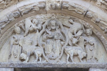 Das Portal der Kirche San Miguel. Estella-Lizarra Stadt, Navarra, Nordspanien. Tympan