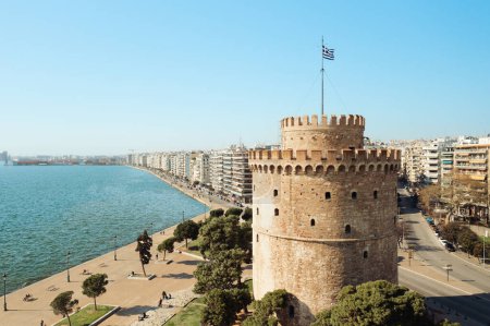 Téléchargez les photos : Vue Aérienne de la Tour Blanche à Thessalonique, Grèce - en image libre de droit