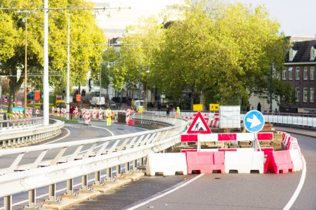 Foto de Lugar de trabajo cerrado con retenes de carreteras en los Países Bajos - Imagen libre de derechos