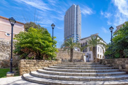 Téléchargez les photos : Israël, centre historique de Tel Aviv Neve Tzedek avec galeries d'art et restaurants. - en image libre de droit