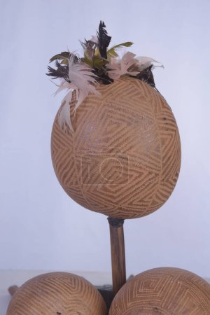 Foto de Maraca Instrumento musical cubano artesanía indígena hecha de calabaza marrón imagen - Imagen libre de derechos