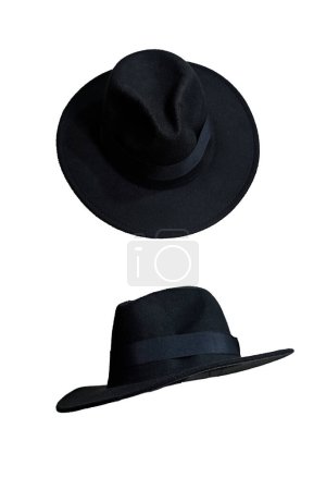 Téléchargez les photos : Chapeau en feutre noir naturel large chapeau à bord isolé sur fond blanc protection de la tête et modèle de style. - en image libre de droit