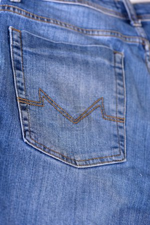 verursachen Jeans Metallreißverschlüsse Kleiderhaken. Reißverschlusszubehör p Gold Metall und Kunststoff Zähne für Hardware Ziplock Taschenbefestigung Bild