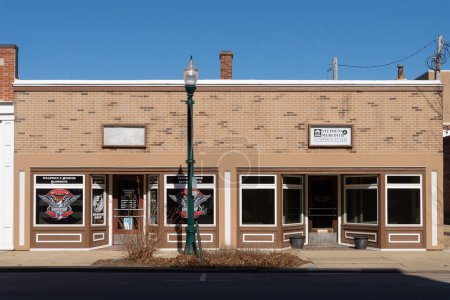 Téléchargez les photos : Ottawa, Illinois - United States - February 19th, 2023: Exterior of old building and storefront in downtown Ottawa, Illinois. - en image libre de droit